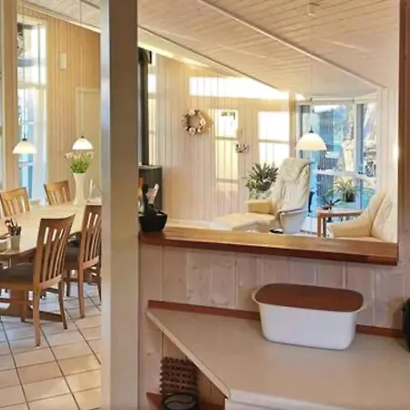 Дом отдыха Summerhouse On The And With Ocean View Yderby