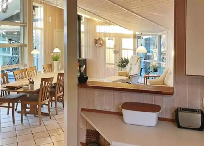 Дом отдыха Summerhouse On The And With Ocean View Yderby